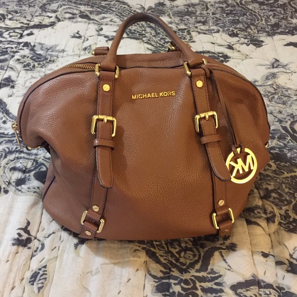Michael Kors Handbags - Michael Kors Satchel 💗